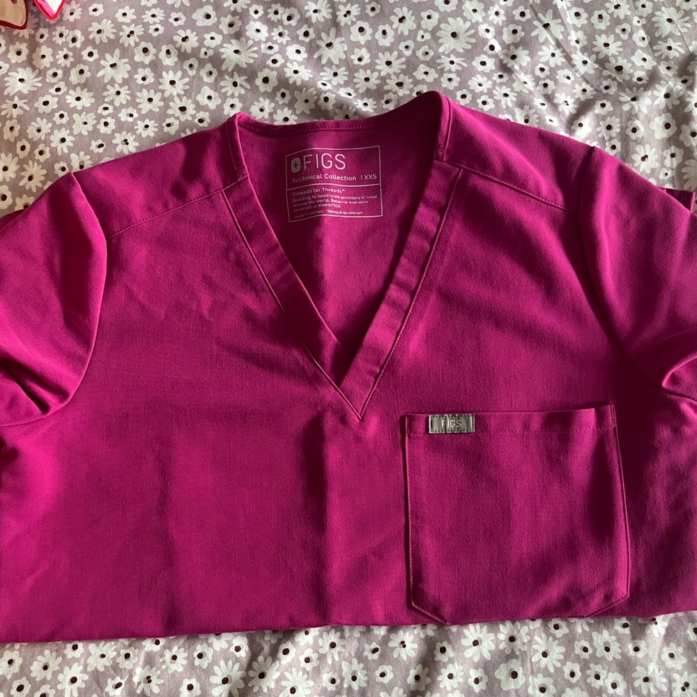 Figs Magenta V-Neck Scrub Top